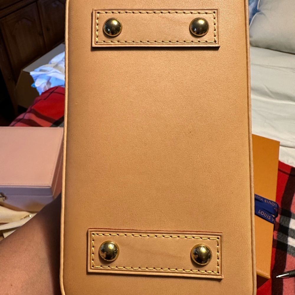 Authentic Louis Vuitton Alma BB in Monogram Microchip - Picture 6 of 14
